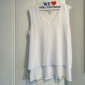 Michael Kors woman’s V-neck White sleeveless blouse- Size L
